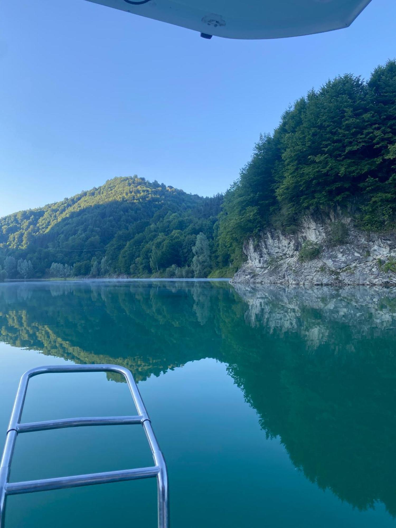 Utopia Lake View Tesila Luaran gambar