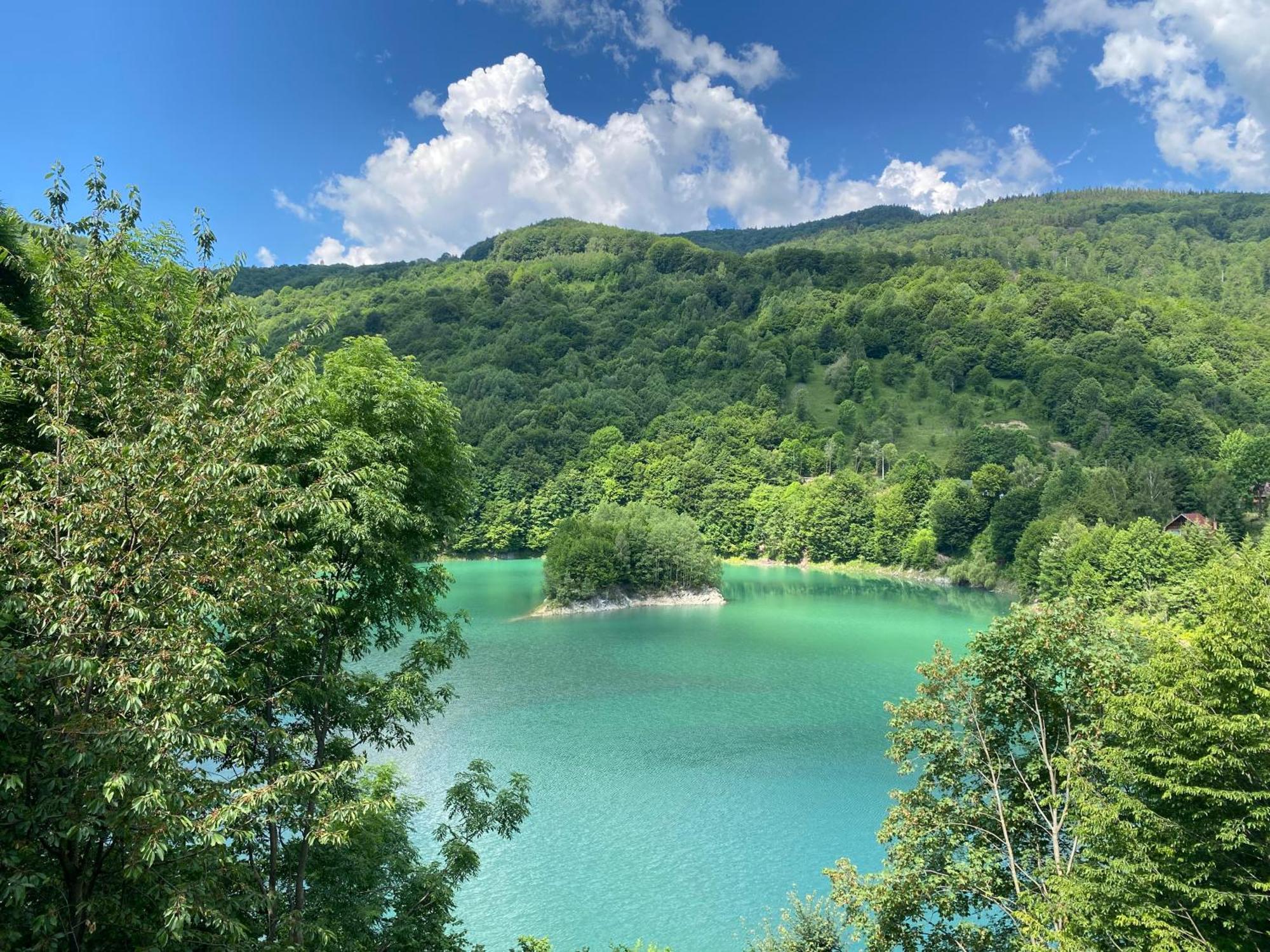 Utopia Lake View Tesila Luaran gambar