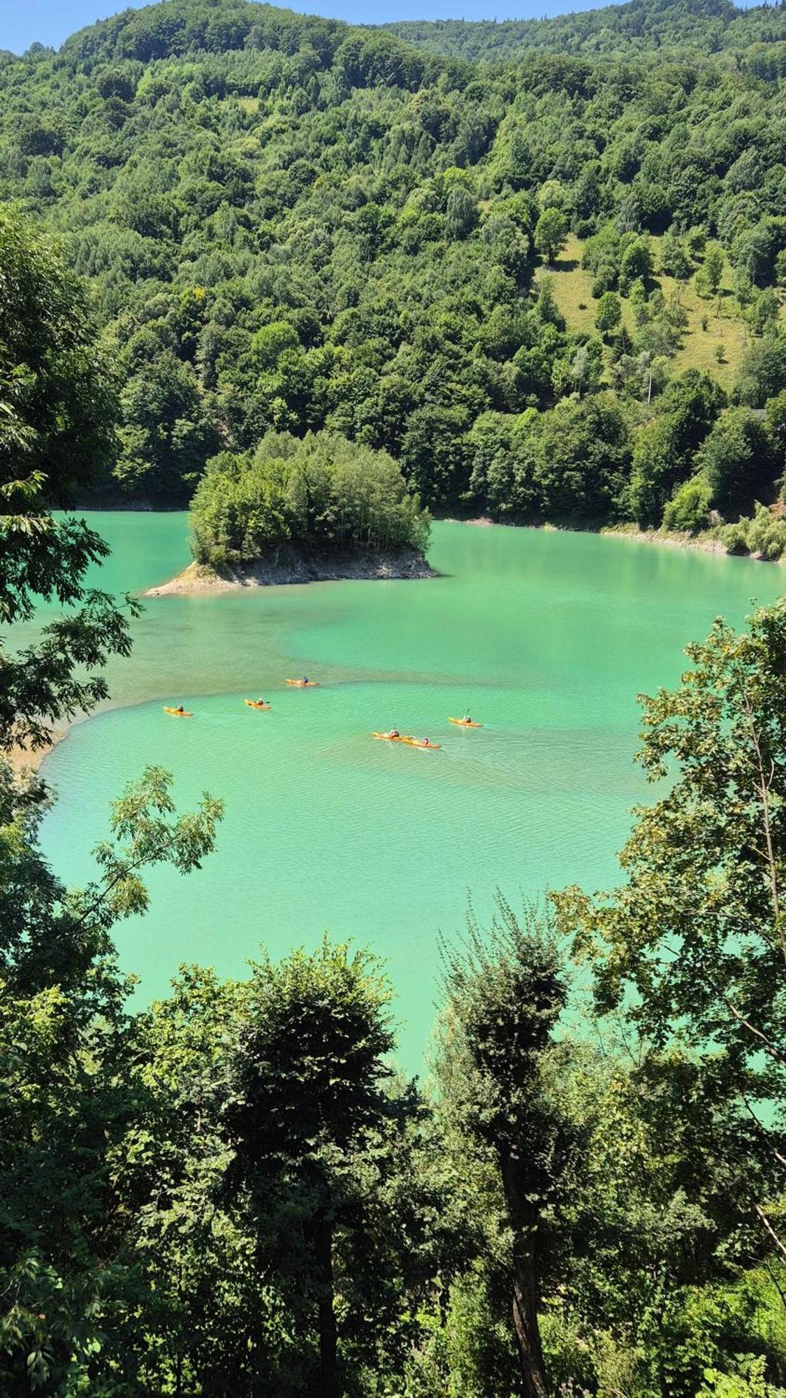 Utopia Lake View Tesila Luaran gambar